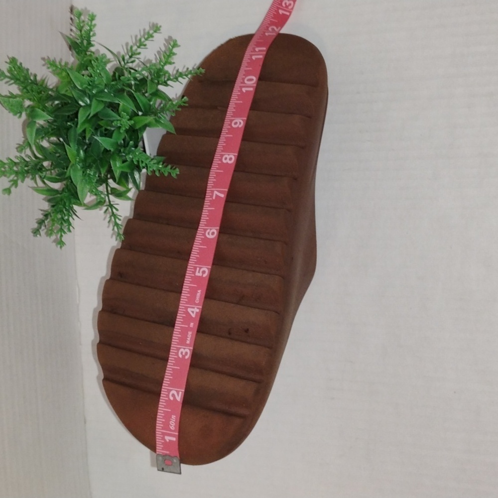 Yeezy Slides. Brown in Color. Men's size 10. - Picture 10 of 14